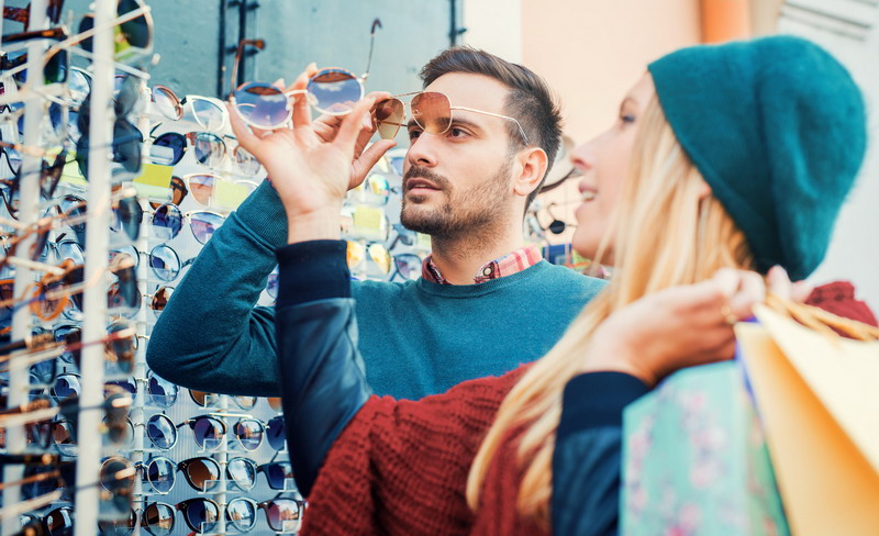 Tips for Selling Sunglasses at Flea Markets