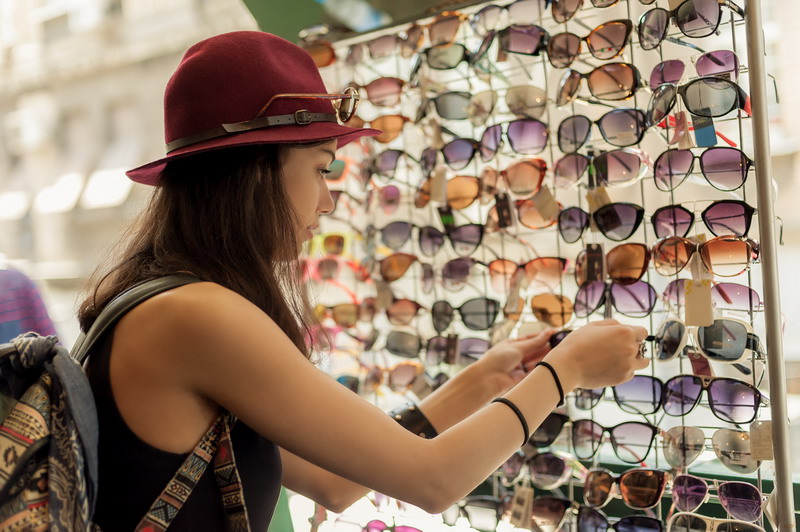 5 Things Customers Want Eyewear Retailers to Know